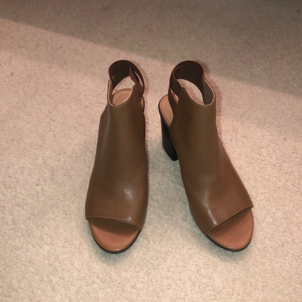 Kenneth Cole bootie heels brown 9.5